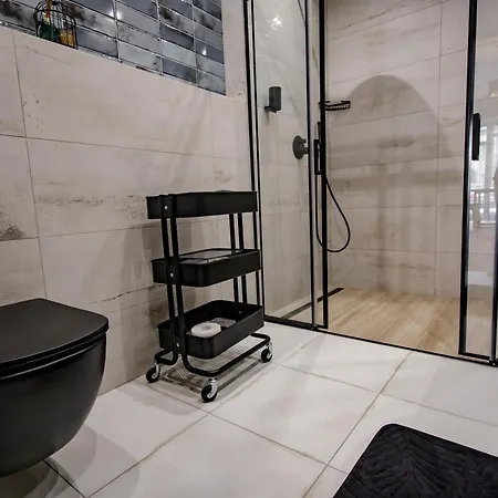 Hales Old Town Urban Apartment