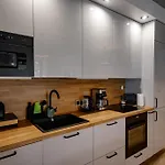 Апартаменты Hales Old Town Urban