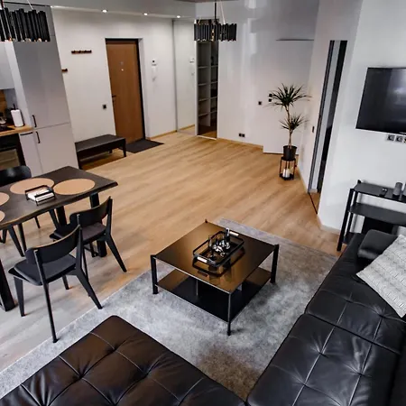 Апартаменты Hales Old Town Urban