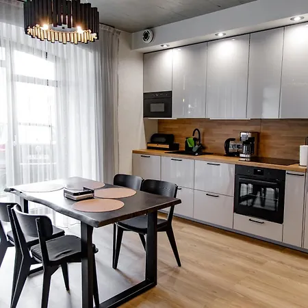 Апартаменты Hales Old Town Urban